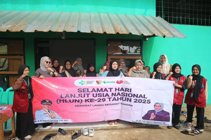 Artikel KKN UNFARI: KKN UNFARI Kelompok 14 Dampingi Posyandu Baros: Peduli Kesehatan Masyarakat Bareng Tenaga Medis dari Kelompok Distaradeva