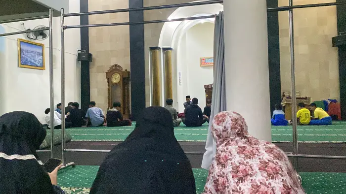 Artikel KKN Universitas Al Ghifari: Hari Ke-6 Denyut Harian: Dari Kedisiplinan Posko hingga Membaur dalam Kegiatan Pemuda Desa
