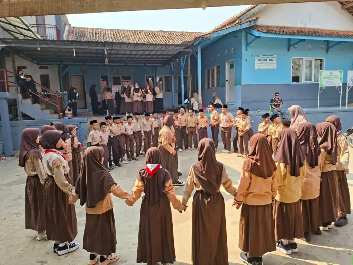Artikel KKN Universitas Al Ghifari: Kegiatan Penutupan MPLS Bersama SD Miftahul Jaza
