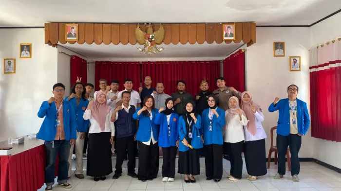 Artikel KKN Universitas Al Ghifari: Pembukaan KKN 05 Arthasena Satyabhakti di Aula Desa Mekarwangi sebagai Langkah Awal Pengabdian kepada Masyarakat