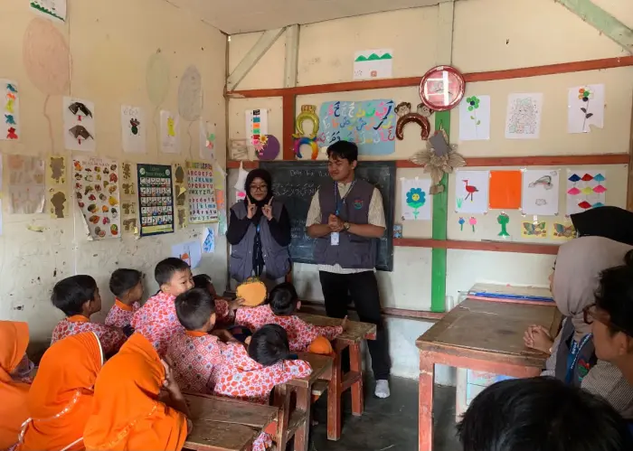 Artikel KKN UNFARI: Mahasiswa KKN XV Sagara Pradipa Universitas Al-Ghifari Berbagi Keceriaan Bersama Anak-Anak PAUD Al-Muhajirin Desa Cilame dari Kelompok KKN XV SAGARA PRADIPA