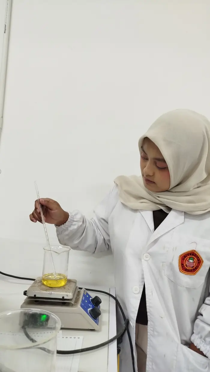 Artikel KKN Universitas Al Ghifari: Uji Formulasi Sabun Batang dari Minyak Jelantah sebagai Upaya Mendukung Pengelolaan Limbah Berkelanjutan
