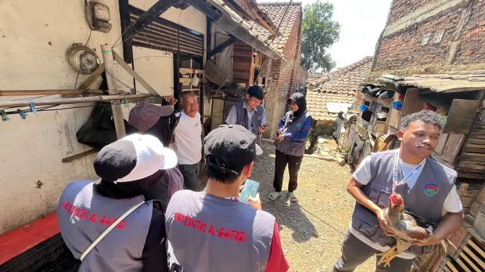Artikel KKN Universitas Al Ghifari: KKN Sauyunan 38 Kunjungi Peternakan UDL, Hobi Beternak yang Berkembang Menjadi Peluang Usaha