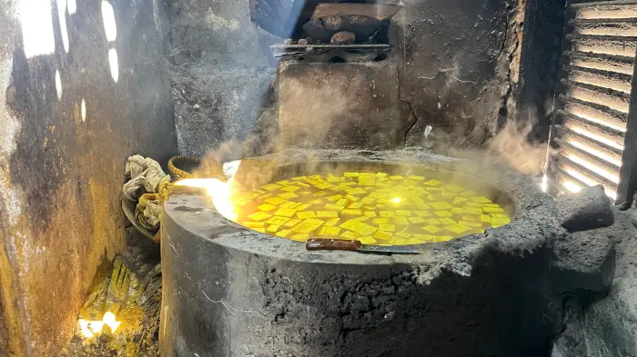 Artikel KKN Universitas Al Ghifari: KKN Sauyunan 38 Kunjungi Industri Tahu Lokal Desa Bumiwangi, Usaha Tradisional yang Terus Bertahan Melayani Masyarakat