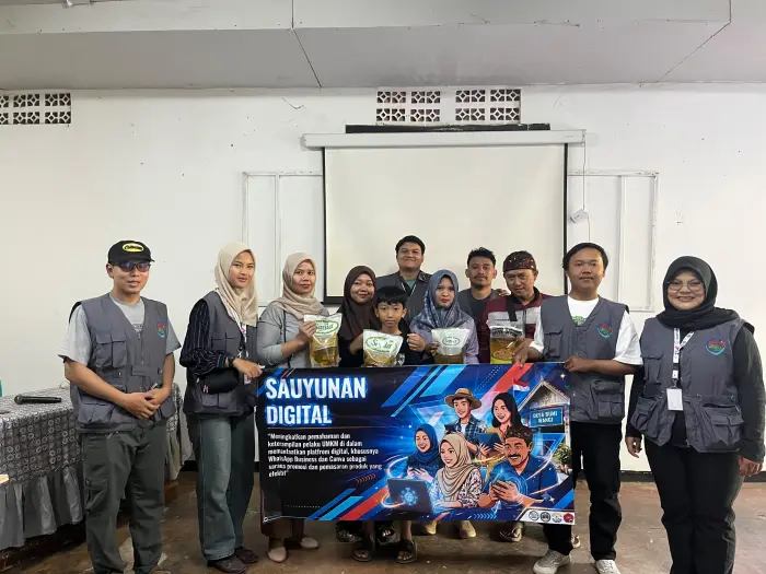 Artikel KKN Universitas Al Ghifari: Sauyunan Digital: KKN Sauyunan 38 Bekali Pelaku UMKM Desa Bumiwangi dengan WhatsApp Business dan Canva