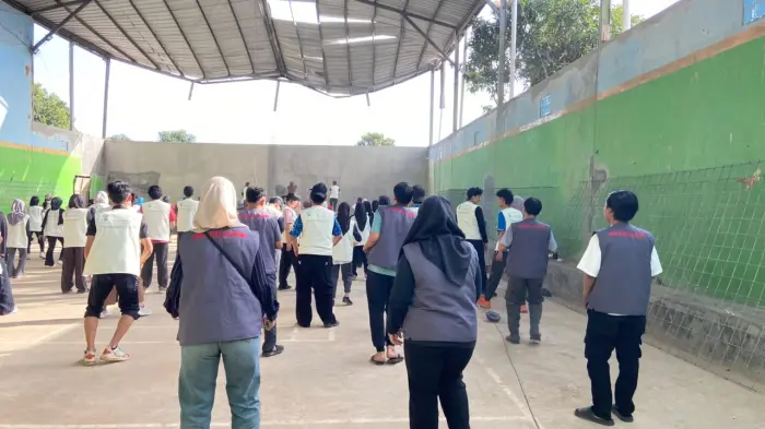 Artikel KKN Universitas Al Ghifari: Kolaborasi KKN Sauyunan 38 dan Himpunan Mahasiswa Manajemen UPI Meriahkan Senam Sehat Bersama Warga Desa Bumiwangi
