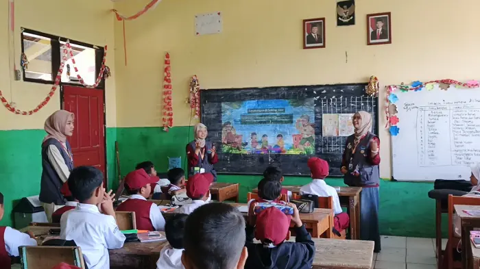 Artikel KKN Universitas Al Ghifari: Tanamkan Kebiasaan Sehat Sejak Dini: KKN Kelompok 12 Sosialisasikan PHBS di SD Mekarwangi