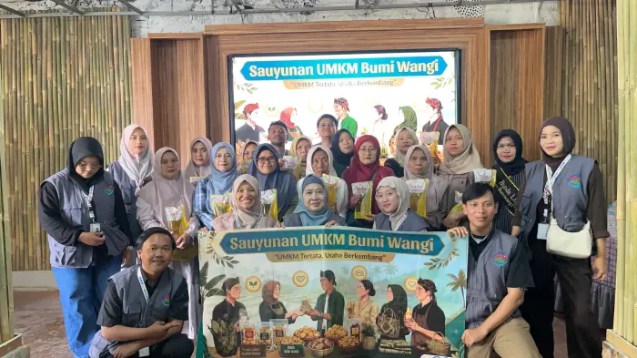 Artikel KKN Universitas Al Ghifari: Sauyunan UMKM: KKN Sauyunan 38 Tingkatkan Literasi Keuangan dan Sertifikasi Halal bagi Pelaku UMKM Desa Bumiwangi