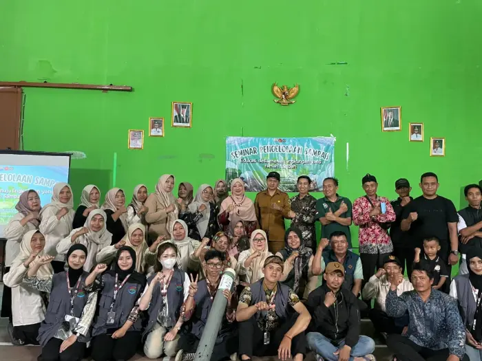 Artikel KKN UNFARI: Seminar Pengelolaan Sampah Bersama Warga Desa Mekarwangi: Edukasi Menuju Lingkungan yang Ramah Sampah dari Kelompok Vigraha Klee