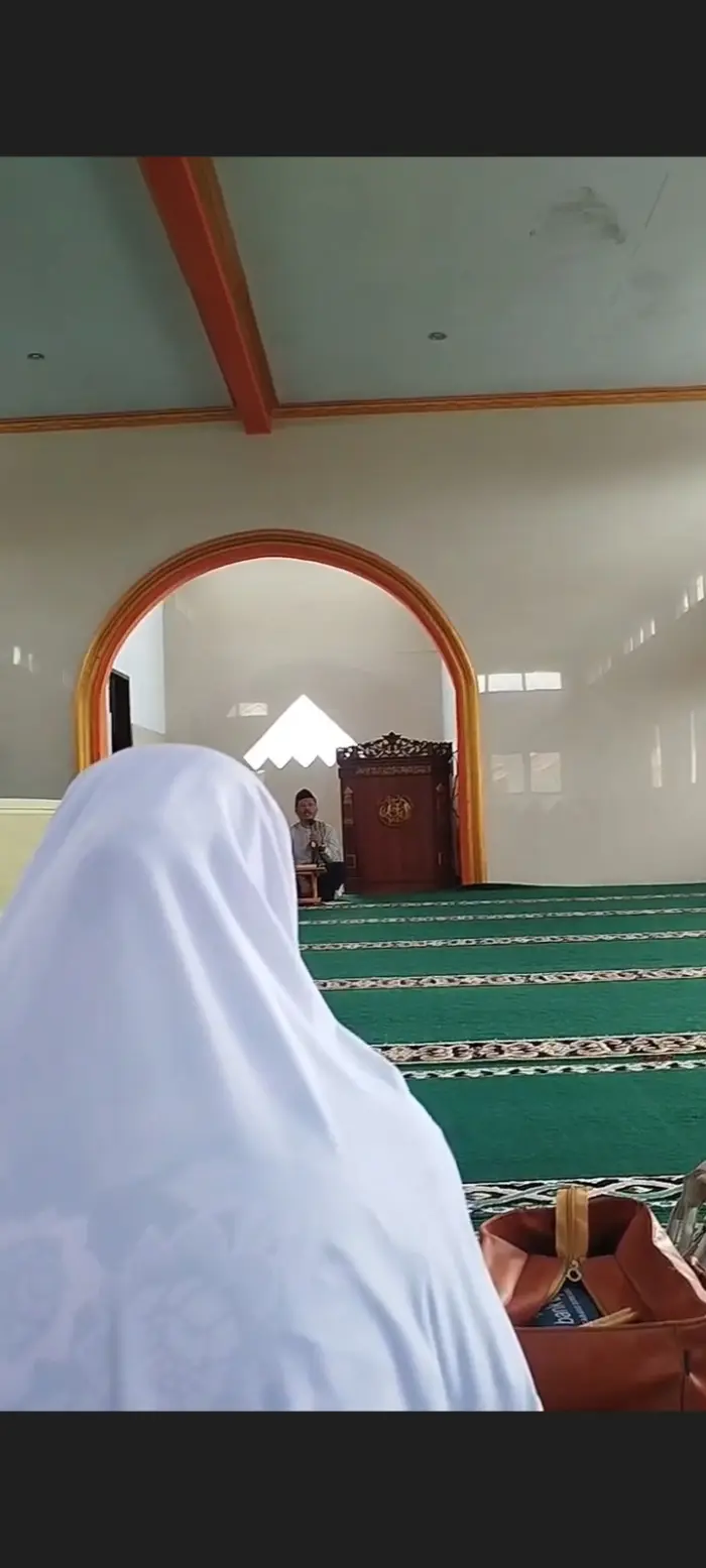 Artikel KKN Universitas Al Ghifari: Menguatkan Silaturahmi dan Mempererat Ukhuwah Islamiyah melalui Pengajian Rutin Selasa dan Kamis di Masjid Jami Baiturrahman dan Masjid Nurul Falah
