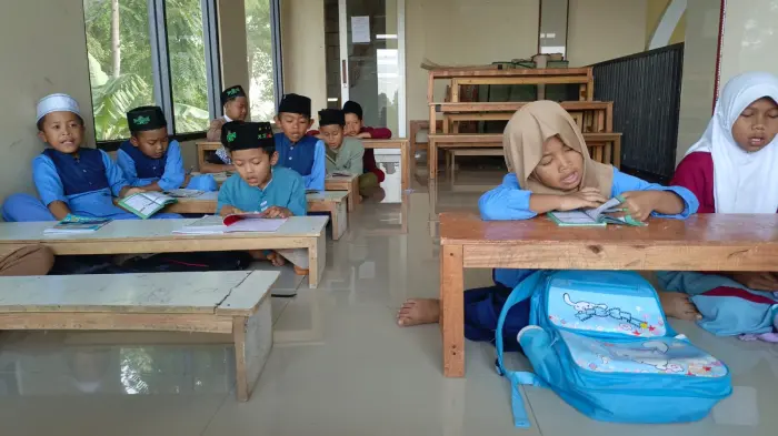 Artikel KKN Universitas Al Ghifari: Pembelajaran Mengaji Anak-Anak sebagai Upaya Menanamkan Nilai-Nilai Keislaman Sejak Dini