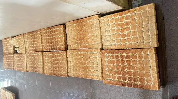 Artikel KKN Universitas Al Ghifari: KKN Sauyunan 38 Kunjungi UMKM Roti Bakar, Pelajari Proses Produksi Skala Rumahan yang Berkembang