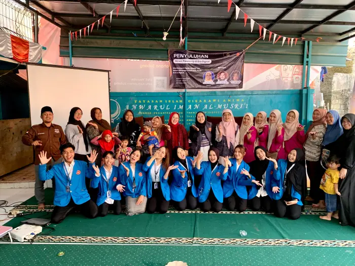 Artikel KKN Universitas Al Ghifari: Penyuluhan Smart Parenting di Era Digital: Membangun Peran Orang Tua dalam Menjaga Kesehatan Anak