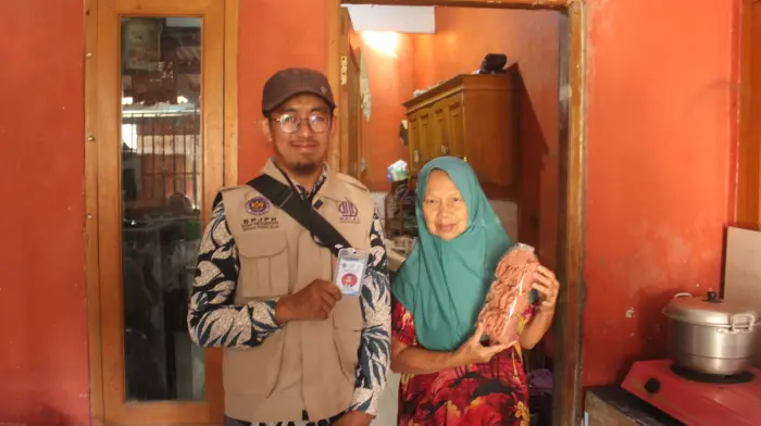 Artikel KKN Universitas Al Ghifari: Survei Sertifikasi Halal Bersama BPJPH: KKN Sagara Karsa Dampingi UMKM Desa Bojong Emas