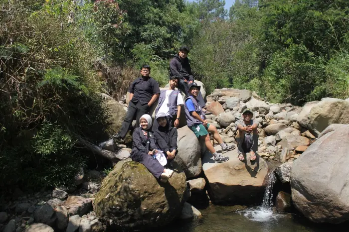 Artikel KKN Universitas Al Ghifari: Ekplorasi Perkebunan Kopi Bebenah Lemah Cai hingga Pemetaan Mata Air Cibereceuk, Kelompok 30 KKN Universitas Al-Ghifari Tinjau Potensi Dusun 3