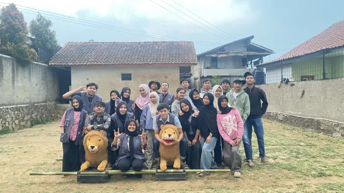 Artikel KKN Universitas Al Ghifari: Mempererat Silaturahmi melalui Kesenian Sisingaan dalam Agenda Penutupan KKN Sawargi 20 di RW 4