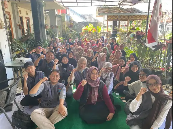 Artikel KKN UNFARI: Panduan Pintar Orang Tua: 11 Langkah Edukasi Digital untuk Melindungi Keluarga dari Kelompok klmpk-27