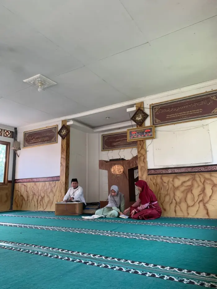 Artikel KKN UNFARI: Ketika Senin Sore Diisi dengan Ilmu dan Silaturahmi dari Kelompok klmpk-5