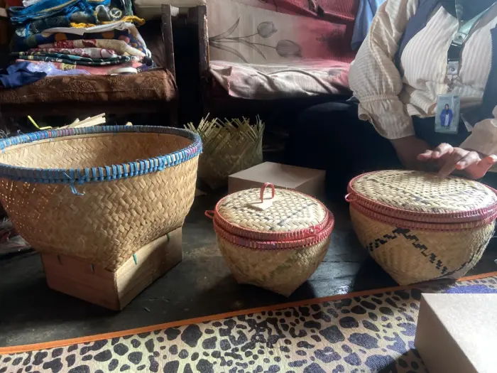 Produk KKN UNFARI: Bakul Anyaman bambu Khas Cikitu RW02 dari Kelompok ADHIKARA BAKTI KELOMPOK 16